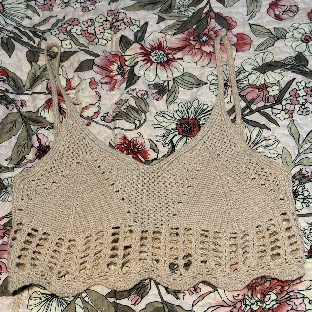 ✨ Active USA Cream Crochet Camisole Tank Top ✨ SALE 3 for $15!